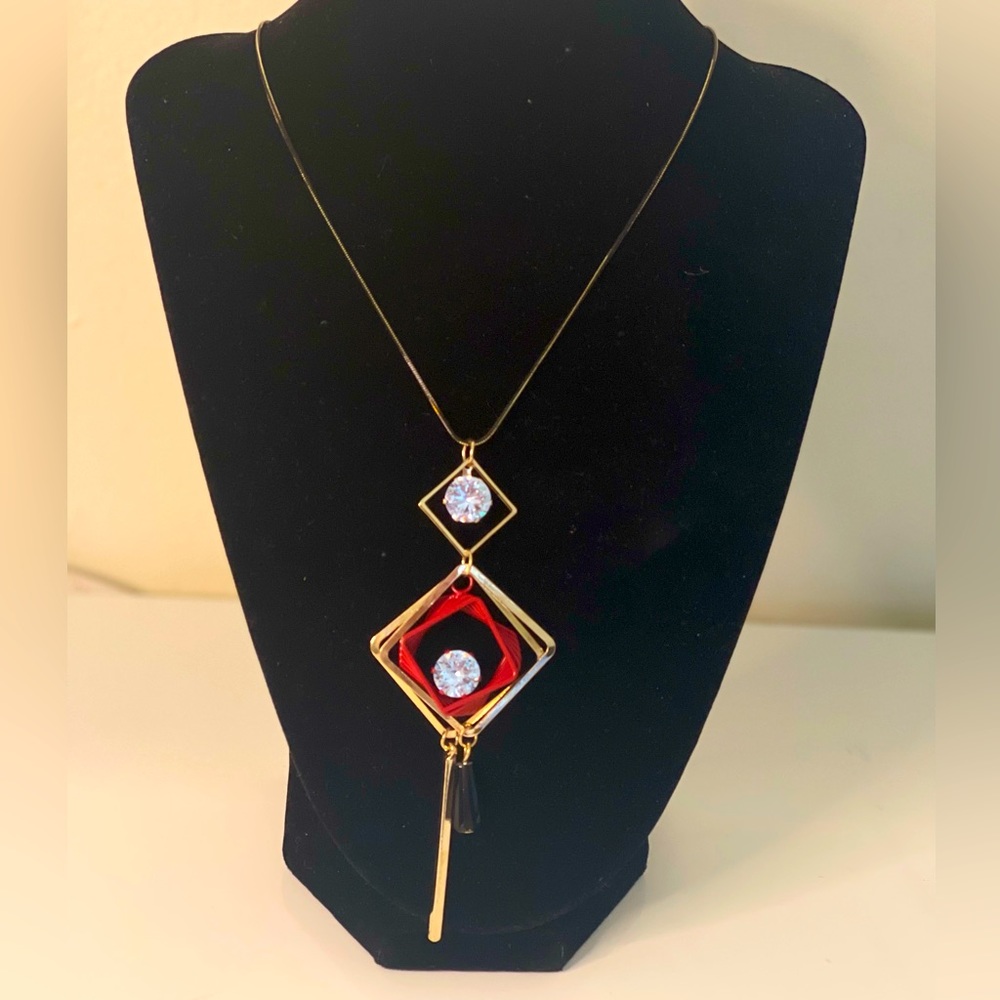 Brand new necklace